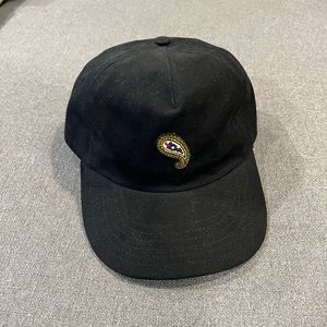 Noah paisley hat basically new adjustable